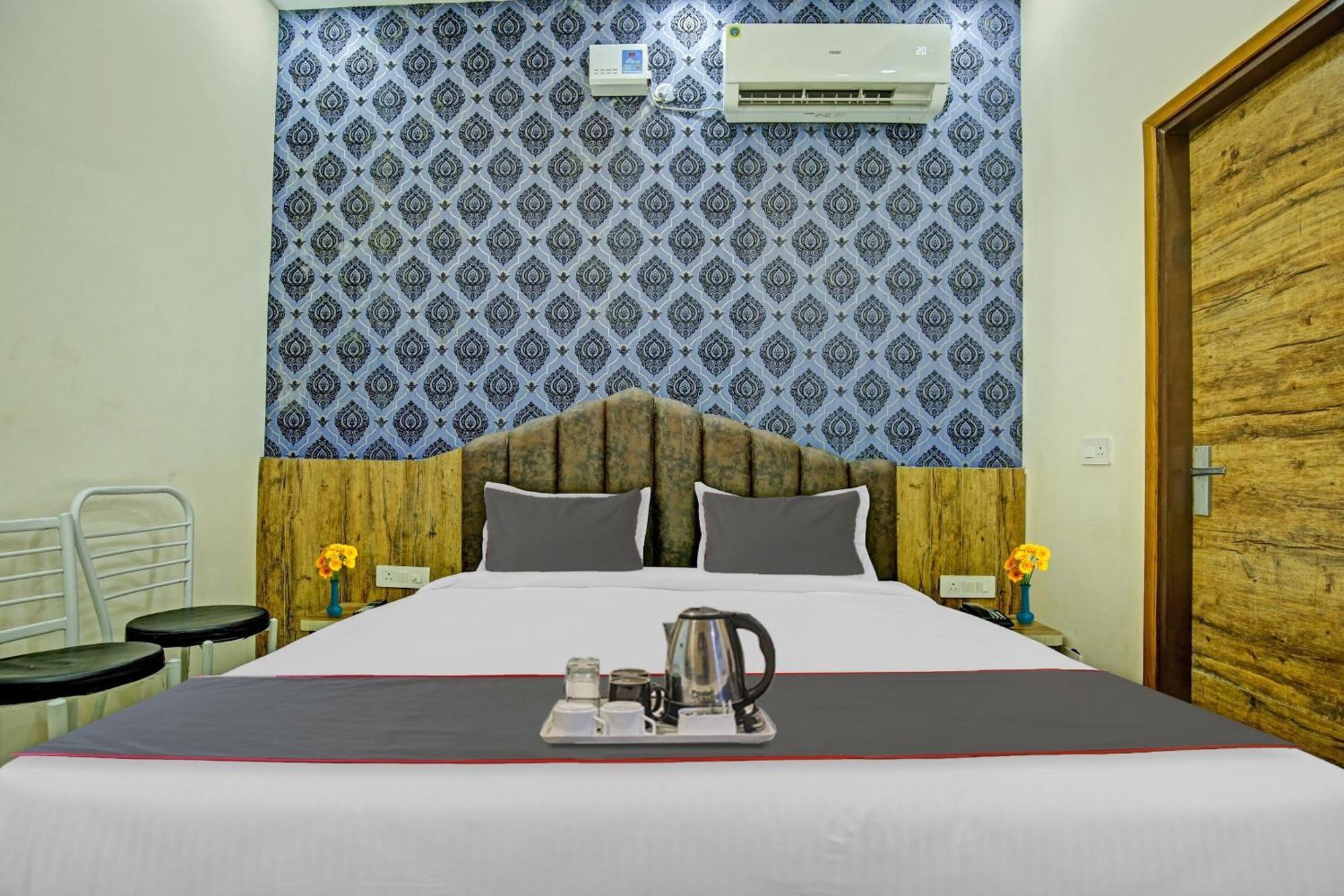 Collection O Rd Hotel Zirakpur Exterior photo